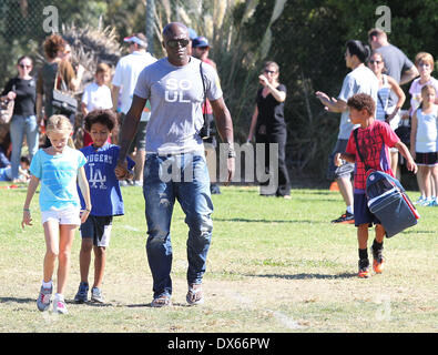 Seal enjoys a day with his children, Leni Samuel, Henry Samuel, Johan Samuel and Lou Samuel at Children's football & American football practice session in Brentwood. Featuring: Seal Where: California, United States When: 27 Oct 2012 Stock Photo