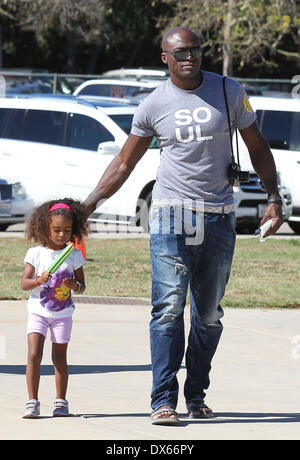 Seal enjoys a day with his children, Leni Samuel, Henry Samuel, Johan Samuel and Lou Samuel at Children's football & American football practice session in Brentwood. Featuring: Seal Where: California, United States When: 27 Oct 2012 Stock Photo