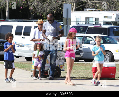 Seal enjoys a day with his children, Leni Samuel, Henry Samuel, Johan Samuel and Lou Samuel at Children's football & American football practice session in Brentwood. Featuring: Seal Where: California, United States When: 27 Oct 2012 Stock Photo