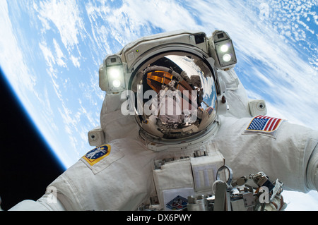 Dec. 24, 2013, NASA astronaut Mike Hopkins, Expedition 38 Flight Engineer, participates in the second of two spacewalks Stock Photo