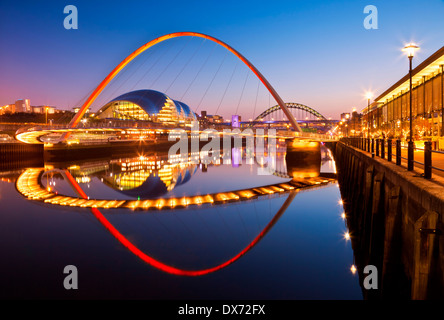 Newcastle upon Tyne skyline at night gateshead Millennium bridge over River Tyne Tyne and Wear Tyneside England UK GB  Europe Stock Photo