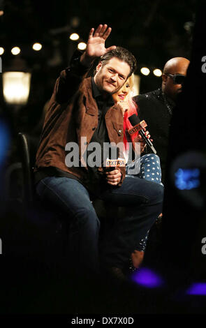 Blake Shelton and Christina Aguilera Judges Of NBC's 'The Voice' Appear On EXTRA at the Grove Hollywood, California - 05.11.12 Stock Photo