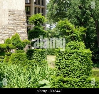 detail of the Schloss Cecilienhof, a castle in Potsdam (Germany) with park in sunny ambiance Stock Photo