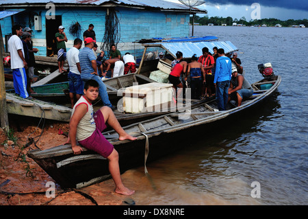 Selling fish - Harbour in TABATINGA. State of Amazonas .BRAZIL Stock Photo