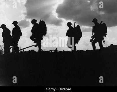 BATTLE OF BROODSEINDE, Flanders 4 October 1917 Soldiers of 8th Battalion, East Yorkshire Regiment. See Description below Stock Photo