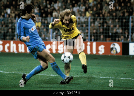 football, Bundesliga, 1980/1981, Ruhrstadion, VfL Bochum versus Borussia Dortmund 0:2, scene of the match, Paul Holz (BVB) right and Dieter Bast (VfL) Stock Photo