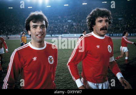 football, Cup Winners Cup, 1980/1981, quarterfinal, first leg, Rhine Stadium, Fortuna Duesseldorf versus S.L. Benfica 2:2, end of the game, leaving, Frederico (Benfica) left and team leader Humberto Coelho (Benfica) rejoicing Stock Photo