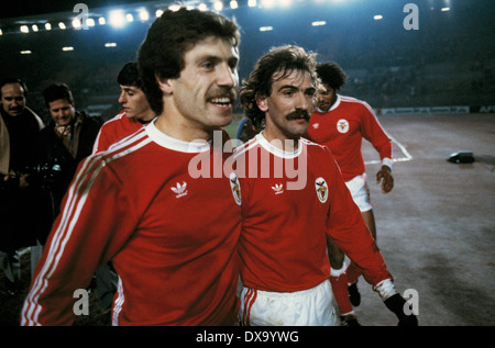 football, Cup Winners Cup, 1980/1981, quarterfinal, first leg, Rhine Stadium, Fortuna Duesseldorf versus S.L. Benfica 2:2, end of the game, leaving, Antonio Veloso (Benfica) left and Joao Alves (Benfica) rejoicing Stock Photo