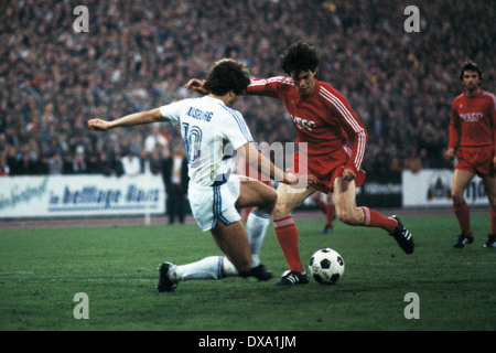 football, Bundesliga, 1981/1982, Wedau Stadium, MSV Duisburg versus FC Bayern Munich 2:3, scene of the match, Reinhold Mathy (FCB) Stock Photo