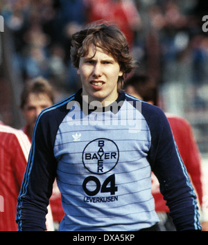 football, Bundesliga, 1983/1984, Ulrich Haberland Stadium, Bayer 04 Leverkusen versus Fortuna Duesseldorf 2:0, halftime break, leaving, keeper Ruediger Vollborn (Bayer) Stock Photo