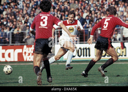 football, Bundesliga, 1983/1984, Ulrich Haberland Stadium, Bayer 04 Leverkusen versus Fortuna Duesseldorf 2:0, scene of the match, Guenter Kuczinski (Fortuna) sprinting Stock Photo