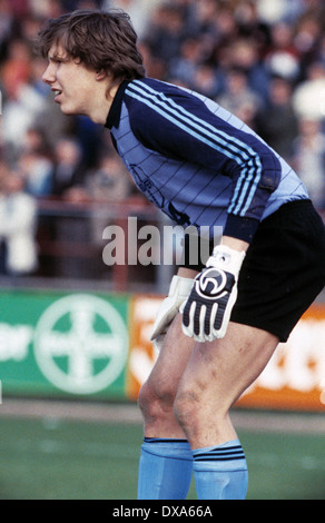 football, Bundesliga, 1983/1984, Ulrich Haberland Stadium, Bayer 04 Leverkusen versus Fortuna Duesseldorf 2:0, scene of the match, keeper Ruediger Vollborn (Bayer) Stock Photo