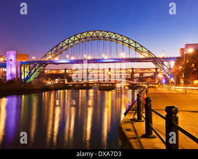 Newcastle upon Tyne skyline gateshead Tyne bridge over River Tyne Tyne and Wear Tyneside England UK GB EU Europe