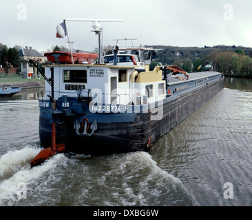 AJAXNETPHOTO. BOUGIVAL, RIVER SEINE, FRANCE. - A PENICHE LEAVES THE LOCKS ON ITS WAY UPSTREAM TO PARIS.  PHOTO:JONATHAN EASTLAND  REF:012105 4 Stock Photo