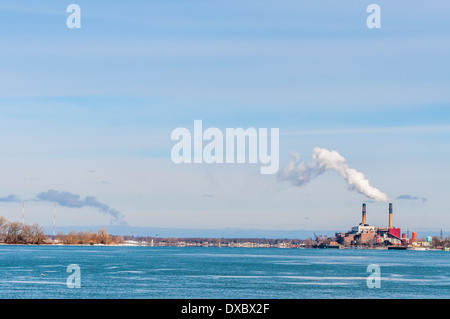 Huntley Generating Station is a 760 megawatt coal-fired steam electric generating facility located along the Niagara River. Stock Photo