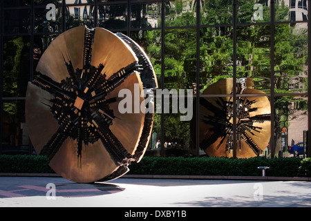 Il Grande Disco, The Grand Disc, at the Bank of America Plaza, corner of Trade and Tryon in Charlotte, NC Stock Photo