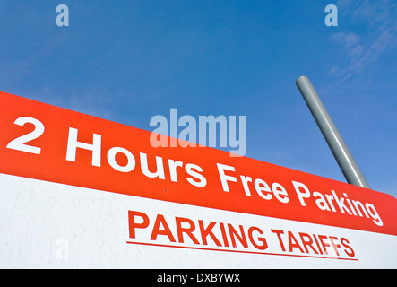2 two hours free parking sign Stock Photo