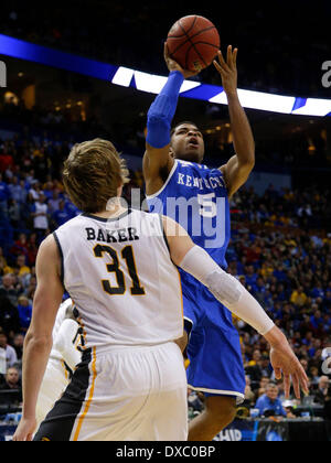 St. Louis, Mo, Usa. 23rd Mar, 2014. Kentucky Wildcats Guard Andrew 