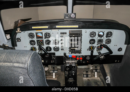 Flight simulator used to train pilots Stock Photo - Alamy