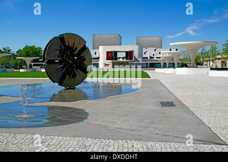 Darmstadt: Staatstheater Darmstadt (Darmstadt State Theatre), square ...