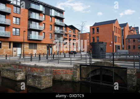 Kelham Island Apartments in Sheffield, England Mill Run in foreground. Inner city housing development Stock Photo