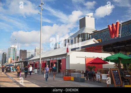 Bars and restaurants on North Wharf in Wynyard Quarter, Auckland, North Island, New Zealand Stock Photo