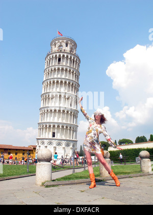 Taking the (mathematically) perfect picture at the Leaning Tower Of Pisa -  Chalkdust