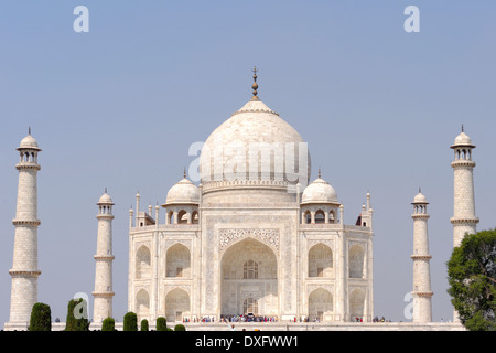 Taj Mahal, ultimately from Arabic, 'crown of palaces', also 'the Taj' is a white marble mausoleum located in Agra, Uttar Pradesh Stock Photo