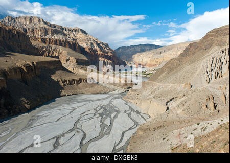 The Kali Gandaki valley, torrential stream in its gorge, erosion landscape, near Chhusang, Upper Mustang, Lo, Himalayas, Nepal Stock Photo