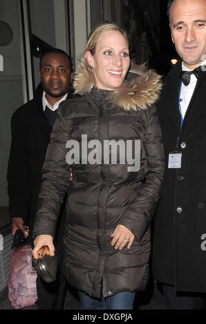 Zara Phillips leaving Mahiki nightclub, appearing worse for wear. Zara pulled her hood over her face as she left the venue, and walked up and down the street, attempting to get into 4 different cars, before finally settling for a black cab to take her home. London, England - 24.10.12 Where: London, United Kingdom When: 23 Oct 2012 Stock Photo