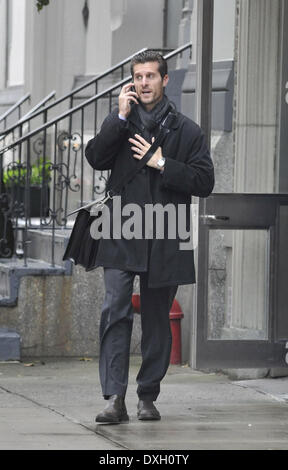 Jason Hoppy and his wife out and about in Manhattan Featuring: Jason