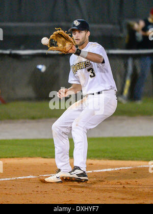 March 26, 2014 - Orlando, FL, U.S: UCF infielder Kam Gellinger (3) during NCAA baseball game action between the Bethune Cookman Wildcats and the UCF Knights. UCF defeated BCU 4-1 at Jay Bergman Field in Orlando, FL Stock Photo