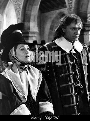 CROMWELL (BR1970) ZENA WALKER, RICHARD HARRIS Stock Photo