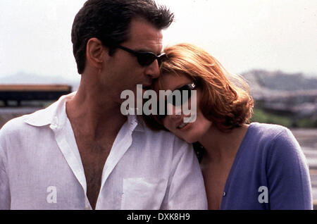 THE THOMAS CROWN AFFAIR (1999) RENE RUSSO THAF 011 MOVIESTOE Stock ...