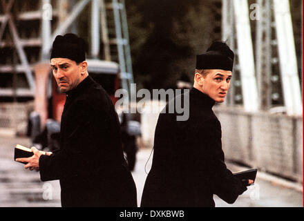 WE'RE NO ANGELS (US  1989) PARAMOUNT PICTURES ROBERT DE NIRO Stock Photo