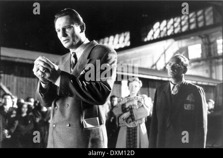Ben Kingsley, Liam Neeson, Caroline Goodall Film: Schindler'S List (USA ...