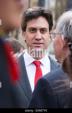 London, UK. 27 March 2014. Ed Miliband, leader of the Labour Party. Funeral service of Labour Politician Tony Benn at St Margaret's Church, Westminster Abbey, London, UK. Photo: Nick Savage/Alamy Live News Stock Photo