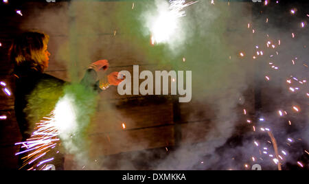 Lugansk, Ukraine. March 27, 2014: Lugansk Fire theater  performance in one of the restaurants in the city. Credit:  Igor Golovnov/Ģ����ý Live News Stock Photo