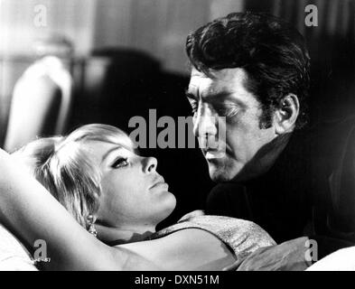 THE WRECKING CREW (1969) ELKE SOMMER, DEAN MARTIN WKC1 016 FOH Stock ...