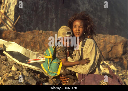 ROSS BAGLEY, VIVICA A. FOX, INDEPENDENCE DAY, 1996 Stock Photo: 31073729 - Alamy