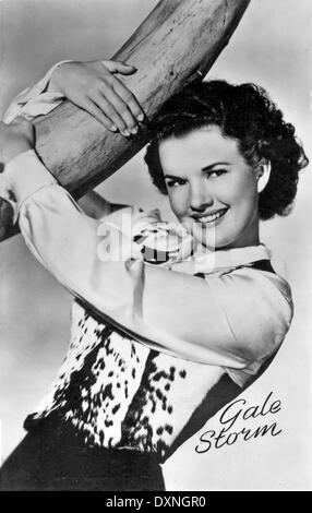 The American actress Gale Storm in a swimsuit Stock Photo - Alamy