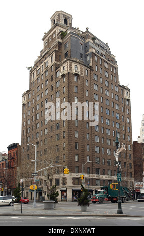 a building and street scenery somewhere in New York (USA) Stock Photo