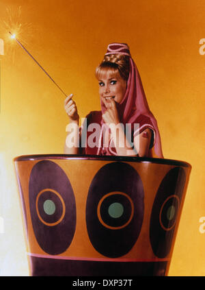 I DREAM OF JEANNIE 1965 US TV sitcom with Barbara Eden Stock Photo - Alamy