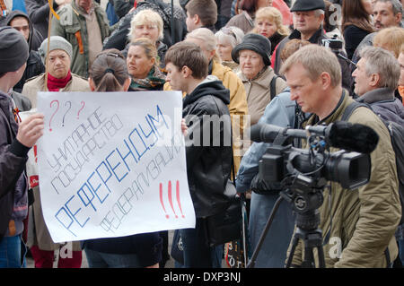 Odessa, Ukraine. 28th Mar, 2014 Supporters of the detainee leader Antymaydan (Kulikovo Field) - Anton Davydchenko, took to picket the building of the ODA (Odessa Regional State Administration) require the release of all political prisoners, including the leader organization 'Youth Unity' - Anton Davydchenko . Activist detained on Monday night 17th Mar, 2014 in downtown special unit 'Alfa' Stock Photo