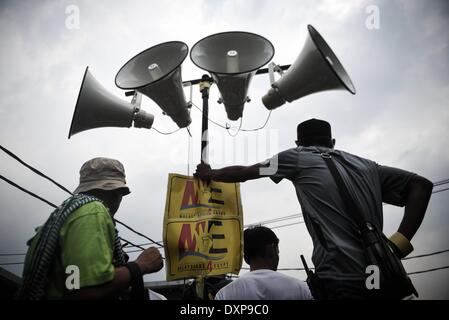 Kuala Lumpur, Malaysia. 28th Mar, 2014. Demonstrators take part in a protest against the government of Egypt outside of the Embassy of Egypt in Kuala Lumpur .Photo: Firdaus Latif/NurPhoto Credit:  Firdaus Latif/NurPhoto/ZUMAPRESS.com/Alamy Live News Stock Photo