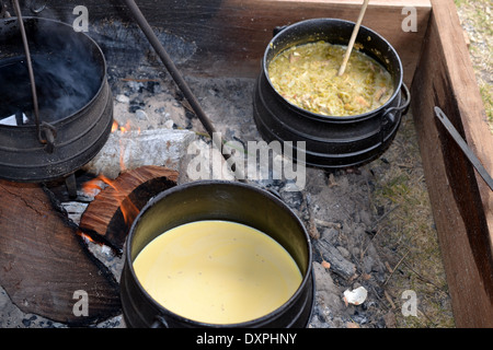 Medieval campfire cooking demonstration Stock Photo - Alamy