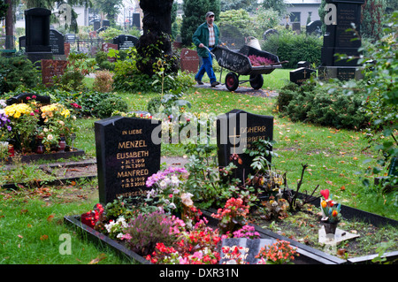 Jewish cemetery, 1827, Prenzlauer Berg, Berlin, Germany, Europe. Friedhöfe vor dem Halleschen Tor. Jewish Cementeries in Berlin Stock Photo