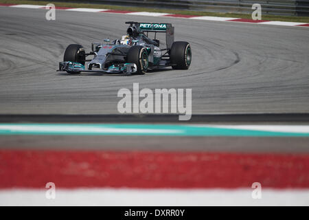 Sepang, Malaysia. 30th Mar, 2014. LEWIS HAMILTON of Great Britain and Mercedes AMG Petronas F1 Team drives during the Formula 1 Malaysia Grand Prix 2014 at Sepang International Circuit in Sepang, Malaysia. Credit:  James Gasperotti/ZUMAPRESS.com/Alamy Live News Stock Photo