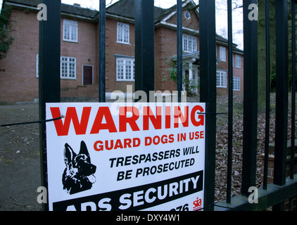 There are numerous empty mansions in The Bishops Avenue, North London ('Millionaires Row') Stock Photo