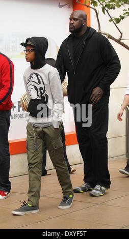 Shaquille O'Neal and his children seen walking through The Grove Featuring: Shaquille O'Neal When: 10 Nov 2012 Stock Photo